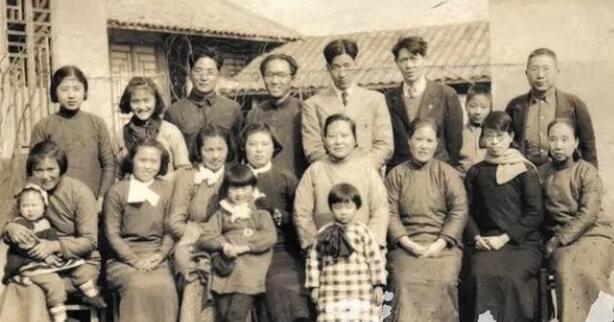 亂針繡是(shì)怎麽誕生的(de)？說(shuō)說(shuō)亂針繡那點事