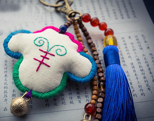 麗繡坊帶您撬動刺繡鑰匙挂件大(dà)市場