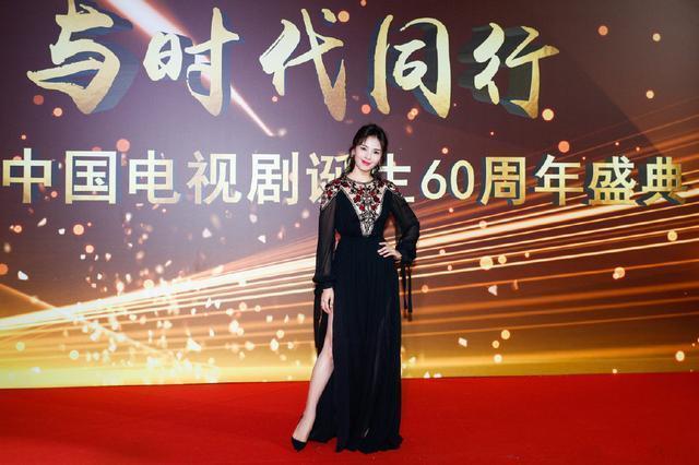 中國(guó)電視劇誕生60周年盛典劉濤黑色湘繡長裙搶鏡