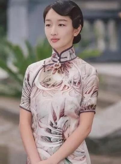 哪位是(shì)穿刺繡好看的(de)女星呢