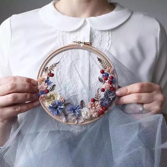 花會枯萎，用刺繡來(lái)表達你的(de)愛吧