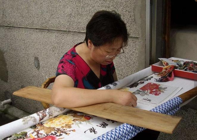 中國(guó)刺繡的(de)特點介紹