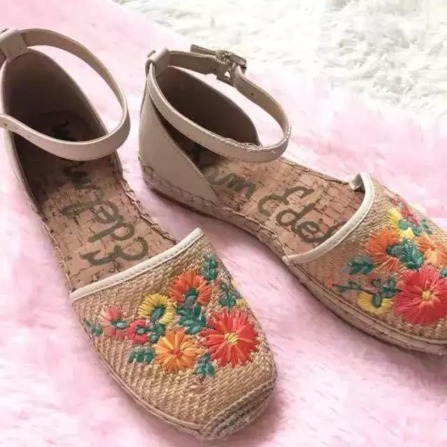 從頭到(dào)腳穿出(chū)不(bù)一(yī / yì ／yí)樣的(de)刺繡風