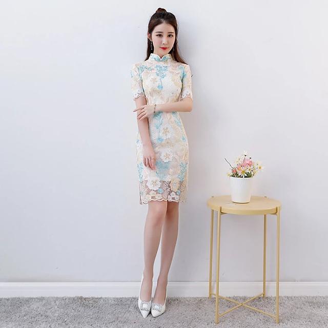 修身繡花旗袍更适合現代女性