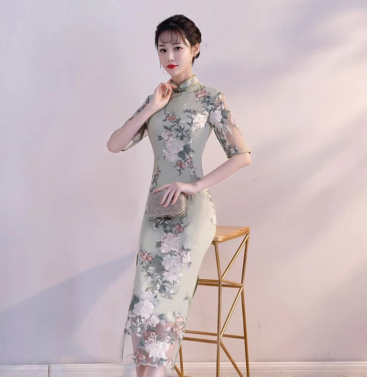 繡花旗袍裙，方寸之(zhī)間心盡顯女人(rén)之(zhī)美