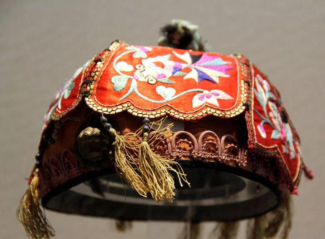 中國(guó)手工刺繡，永不(bù)過時(shí)的(de)美