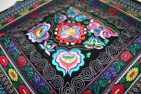 中國(guó)手工刺繡，永不(bù)過時(shí)的(de)美
